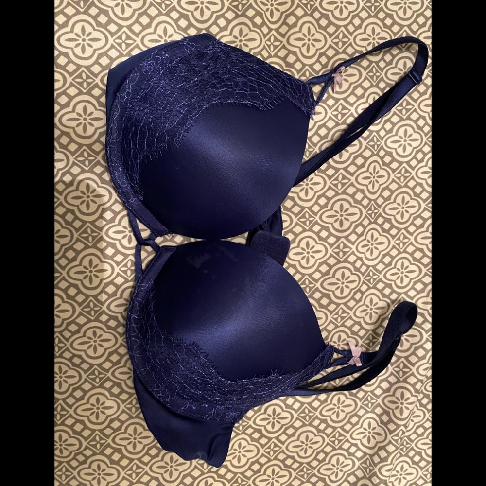Victoria’s Secret bombshell bra
